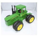 John Deere Articulating Tractor