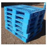 (6) HD Plastic Pallets