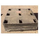 (5) Plastic Pallets