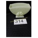 Fenton Custard U/V Lovebird Fan Vase