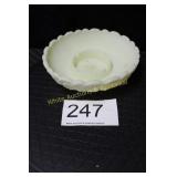 Fenton Custard Waterlily Round Bowl / Ashtray