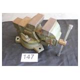 OIT No. 4 Swivel Base Bench Vise - 4" Jaws