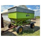 Parker 12200 Gravity Wagon, 200 bu., 11L-15 tires