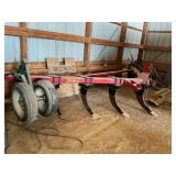 Brillon 9 shank ripper, 3pt.