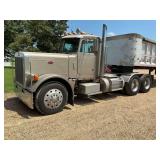 1983 Peterbilt 400 Semi Truck