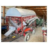 Hutch cleaner C-3000 Grain Cleaner on running gear