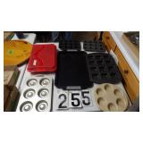 Muffin Tins & Baking Pans, Donut Pan