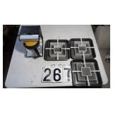 Norelco 4 Cup, 3) Divided Baking Pans