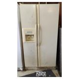 Kenmore Side By Side  Works (Needs Cleaned)