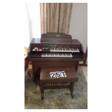 Thomas Troubadour Organ 183-2 1974