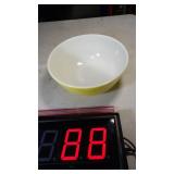 Large Pyrex 404 Mixing Bowl