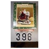 Pfaltzgraff Winter Berry Santa Holding +