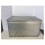 Vintage Metal Box 22"x13"x12" Vintage Metal Box 22"x13"x12"