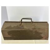 Vintage Metal Tool Box21"x9"x7" Vintage Metal Tool Box21"x9"x7"