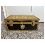 Vtg trunk 32" x 16" x 13"