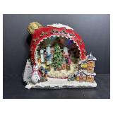 Vtg Christmas scene battery operated (works)..