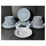 Pfaltzgraff dishes (13) dinner plates, (14) ....