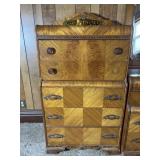 Vtg 5- drawer dresser, bottom drawer cedar...