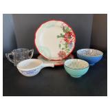 (2) Pioneer Women plates & mis bowls