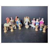 Vtg Small plastic Nativity figures &  mini angels