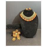 Matching brooch & earrings & 60