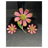 Vtg Pink brooch & clip on earrings