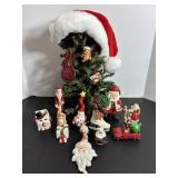 Christmas decor - small tree, Santas