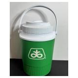 Vtg Pioneer Seed Rubbermaif half gallon water....