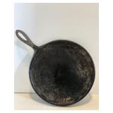 Vtg Griswold cast iron griddle 9