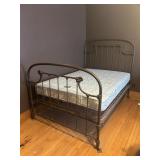 Antique metal full size bed