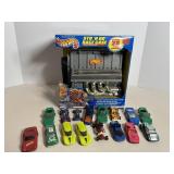 Vintage Store & Go race Case & Hot Wheel Cars