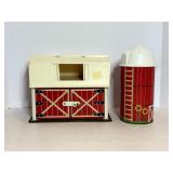 1967 Fisher Price Play Barn & Silo no animals