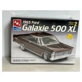 AMT Ertl 1965 Ford Galaxie500XL 6467 1:25