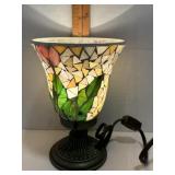 Vtg Stained glass lamp 8"H