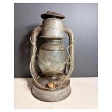 Vtg Dietz No. 2 D-lite Kerosene lantern...