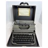 Vtg Underwood typewriter