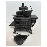 Cast iron stove Vtg Queen miniature