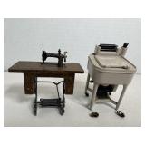 Miniature Vtg sewing machine & wringer washer,...