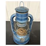 Vtg Dietz lantern ( no shade)