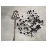 Metal Wall Art 28'x27' & Rug Beater