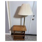 Vtg Magazine table lamp 14'W x 20'D x 55'H