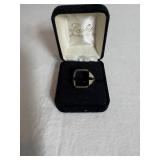 Mens ring no set ring marked 10kt.