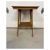 Vtg Wooden plant stand 20'sq x 29.5'H