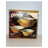 Pyrex 440-4-N Set New in Box