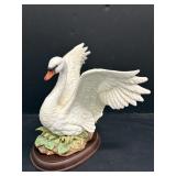 Masterpiece porcelain by Homco 1987 Swan
