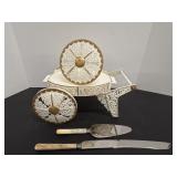 Wilton Florentine Flower Cart Cake Pan & Server