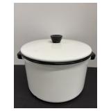 Vintage 10" Dia  Enamelware Stock Pot