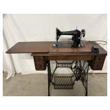 Vintage Singer Sewing Machine & Cabinet