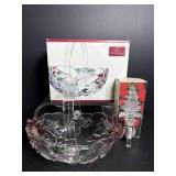 Mikasa christmas poinsette basket 8'W &