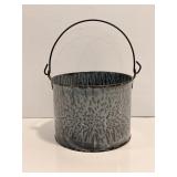 Vtg graniteware bucket 6.5' dia